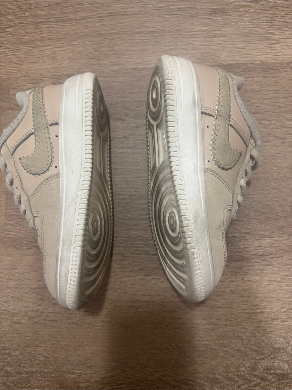 NIke - Picture 3 of 4